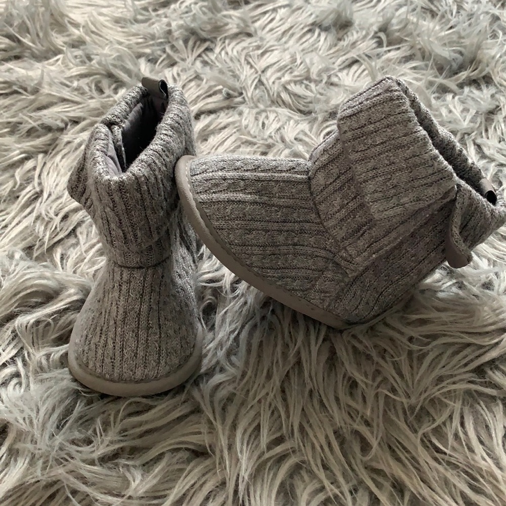 Grey Ribbed Boots